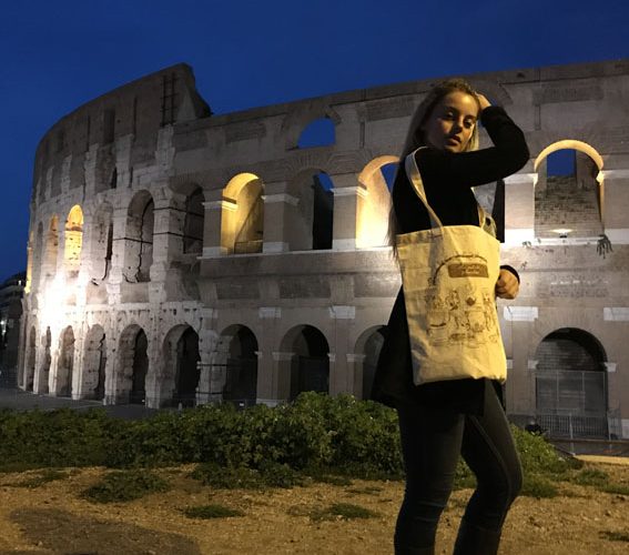 Bolsa Viajera en el Coliseo de Roma